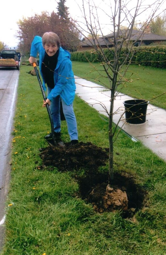 JEEM Memorial Tree with Yvonne Hauwiller Yvonne Hauwiller with J.E.E.M Memorial Tree