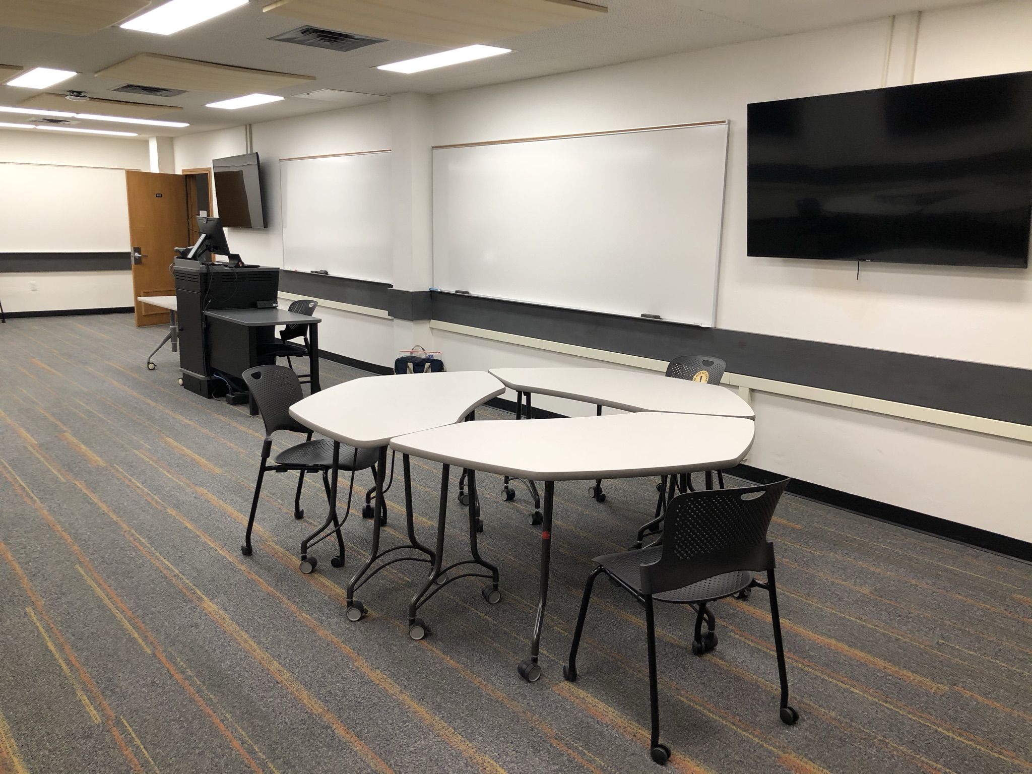 Reid 332 classroom Reid 332 south side